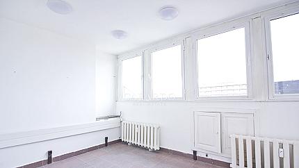 Уникална самостоятелна офис сграда в административния център на София