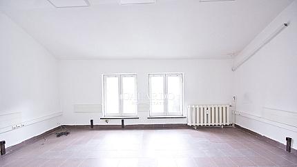 Уникална самостоятелна офис сграда в административния център на София