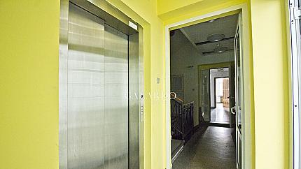 Уникална самостоятелна офис сграда в административния център на София