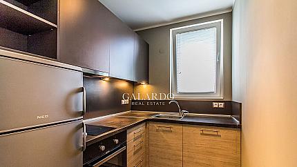 Нов апартамент с две спални до УНСС