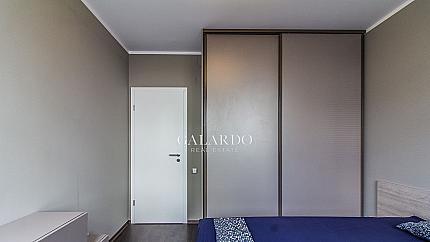 Нов апартамент с две спални до УНСС