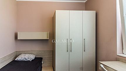 Нов апартамент с две спални до УНСС