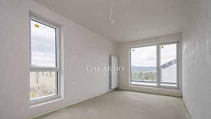 Луксозна еднофамилна къща със собствен двор