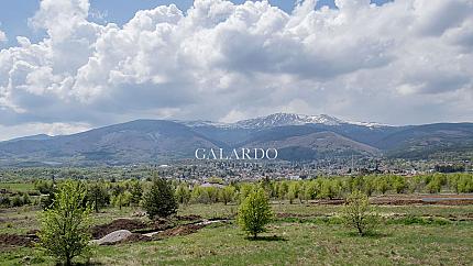 Луксозна еднофамилна къща със собствен двор