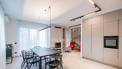 Модерна луксозна къща в затворен комплекс в полите на планина Лозен