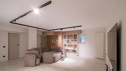 Модерна луксозна къща в затворен комплекс в полите на планина Лозен