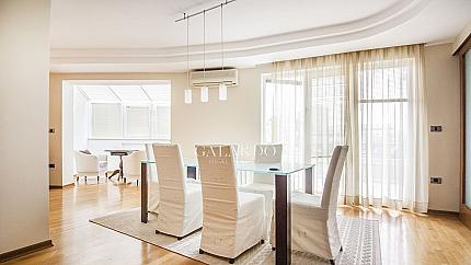 Просторен обзаведен апартамент до метростанция Джеймс Баучер