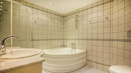 Просторен обзаведен апартамент до метростанция Джеймс Баучер