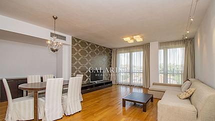 Тристаен апартамент с прекрасни гледки до Докторска градина