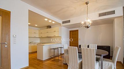 Тристаен апартамент с прекрасни гледки до Докторска градина