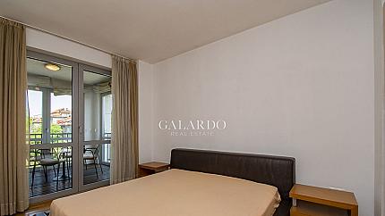 Тристаен апартамент с прекрасни гледки до Докторска градина