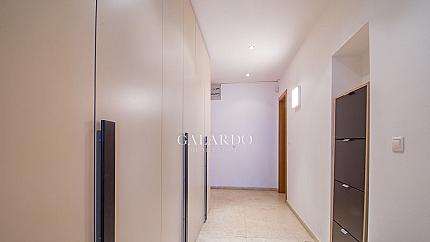 Тристаен апартамент с прекрасни гледки до Докторска градина