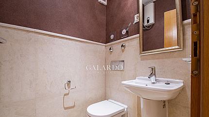 Тристаен апартамент с прекрасни гледки до Докторска градина