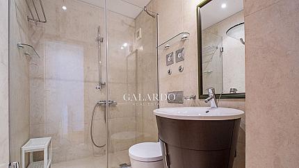 Тристаен апартамент с прекрасни гледки до Докторска градина