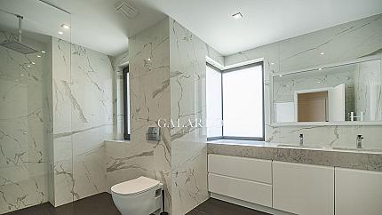 Луксозна къща под наем в затворен комплекс