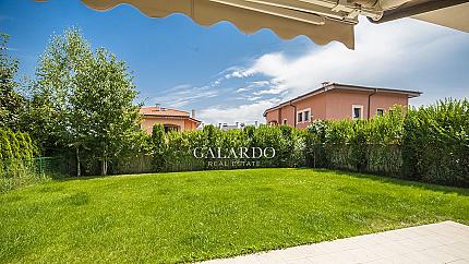 Луксозна къща под наем в затворен комплекс