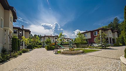 Луксозна къща под наем в затворен комплекс