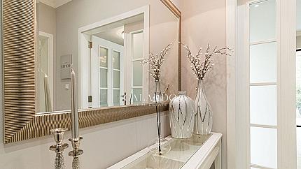 Елегантна и уютна къща в затворен комплекс до Англо-Американското училище