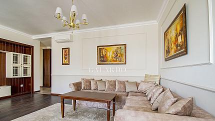 Стил в нов апартамент в затворен комплекс