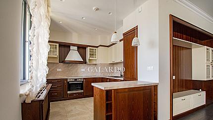 Стил в нов апартамент в затворен комплекс