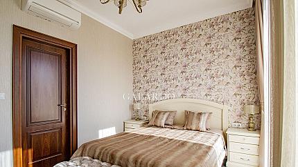 Стил в нов апартамент в затворен комплекс