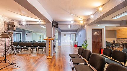 Spacious office for rent in Center