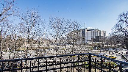 Елегантен офис срещу парка на НДК