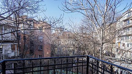 Елегантен офис срещу парка на НДК