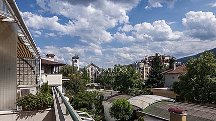 Комфортна градска къща в комплекс от затворен тип