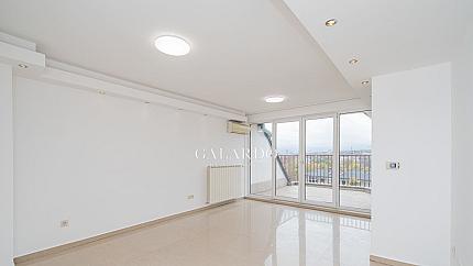 One-Bedroom Apartment near Zaimov Park