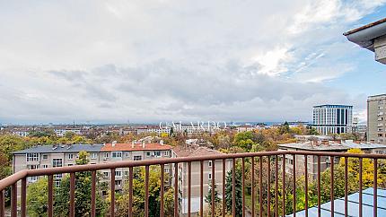 One-Bedroom Apartment near Zaimov Park