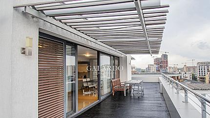 Слънчев апартамент с две спални и гараж в затворен комплекс, кв.Кръстова вада