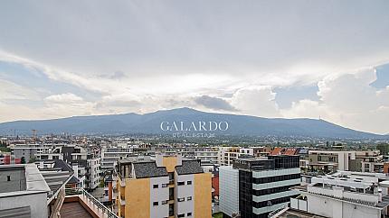 Слънчев апартамент с две спални и гараж в затворен комплекс, кв.Кръстова вада