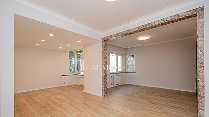 Office in Top Center, Stefan Karadja Street