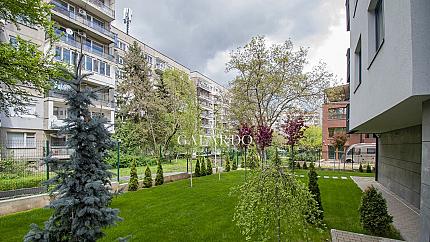 Luxuriously furnished three-room apartment for rent in Dianabad