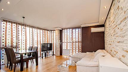 Стилен тристаен апартамент под наем