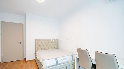 Чисто нов апартамент с 2 спални под наем в South End комплекс