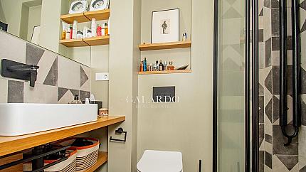 Artistic 2-bedroom apartment in Top Center