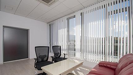 Просторен офис в представителна сграда в кв. Овча Купел