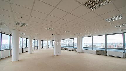 Spacious office in a luxury office building in the district. Friendship 2