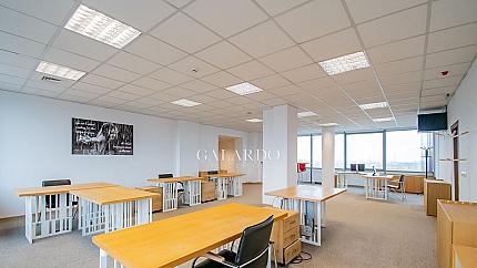 Furnished office in a luxury office building in the district Druzhba 2