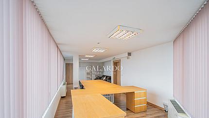 Furnished office in a luxury office building in the district Druzhba 2
