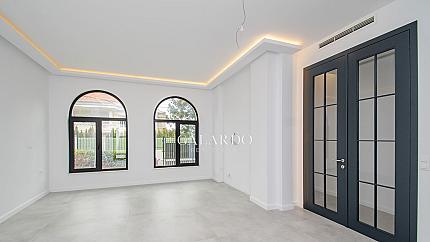 Невероятна къща "до ключ" в луксозен затворен комплекс