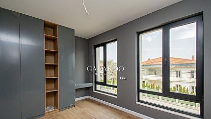 Невероятна къща "до ключ" в луксозен затворен комплекс