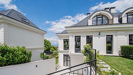 Невероятна къща "до ключ" в луксозен затворен комплекс