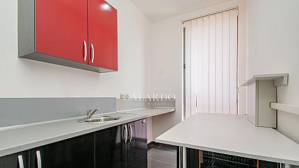 Офис под наем в представителна сграда в кв. Овча Купел