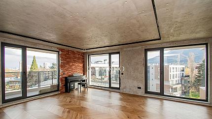 Exceptional spacious apartment in a boutique complex