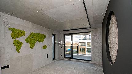 Exceptional spacious apartment in a boutique complex