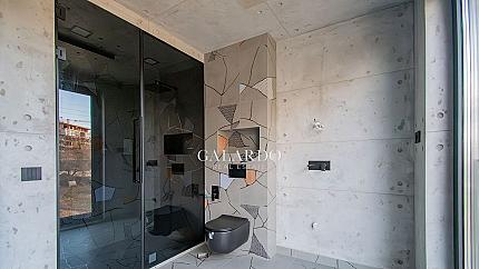 Exceptional spacious apartment in a boutique complex