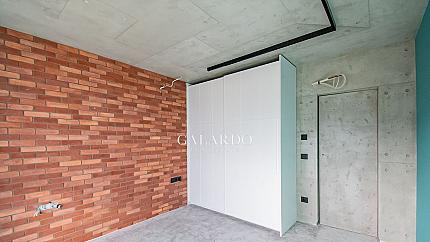 Exceptional spacious apartment in a boutique complex